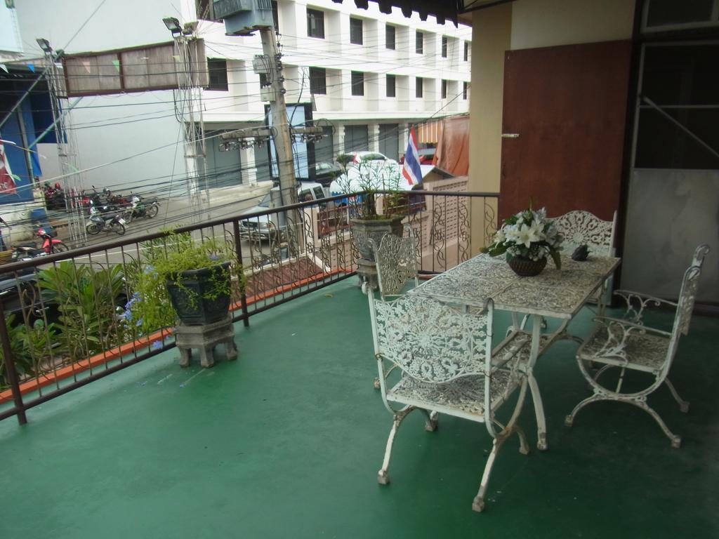 28 Rachabutr Hostel Ubon Ratchathani Εξωτερικό φωτογραφία